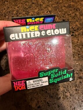 Schylling Needoh- Glitter and Glow Nice Cube- PINK!
